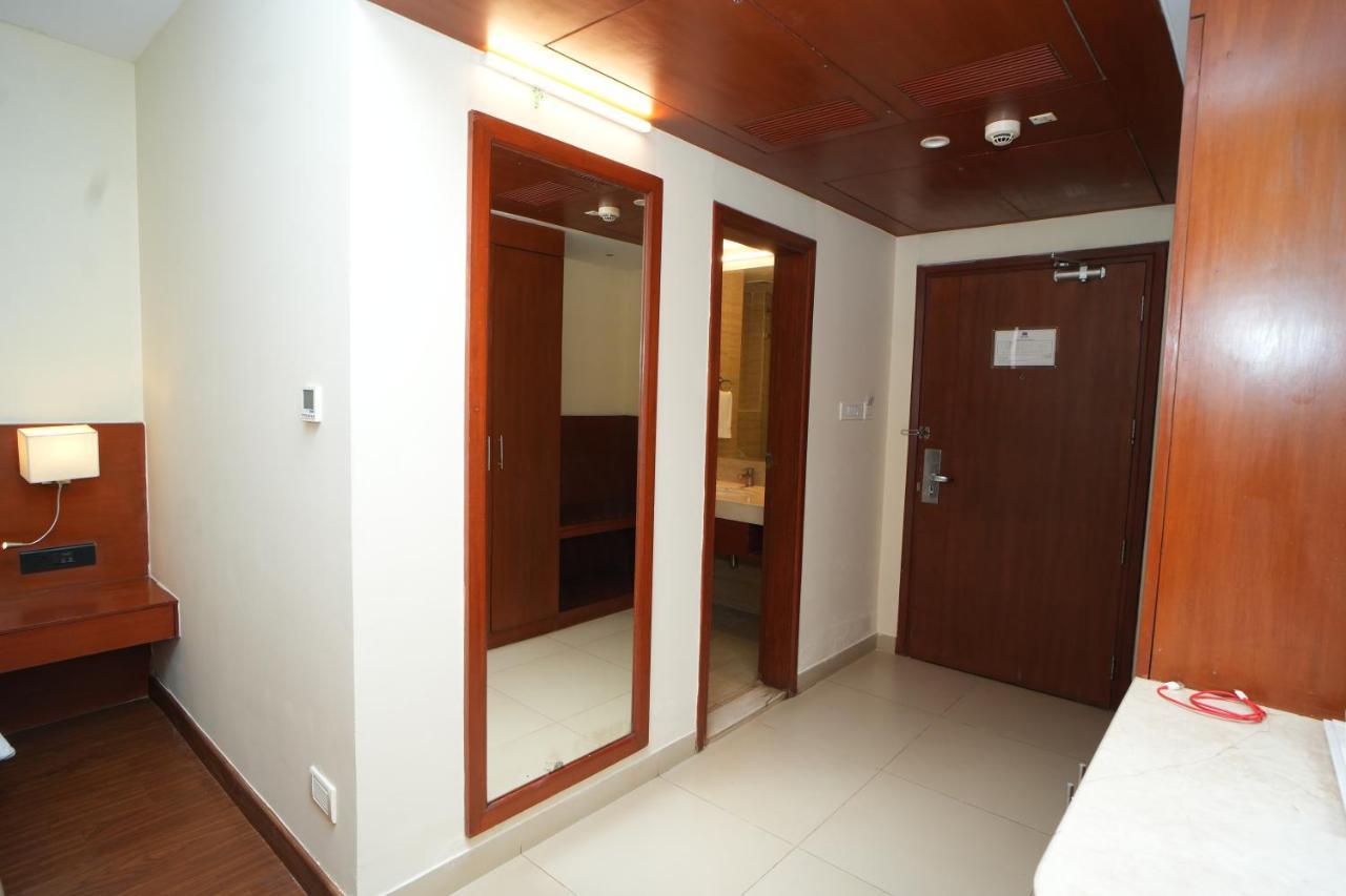 The Altruist Business Hotel Hitech Hyderabad Exterior photo