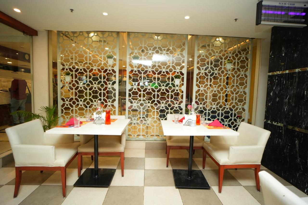 The Altruist Business Hotel Hitech Hyderabad Exterior photo
